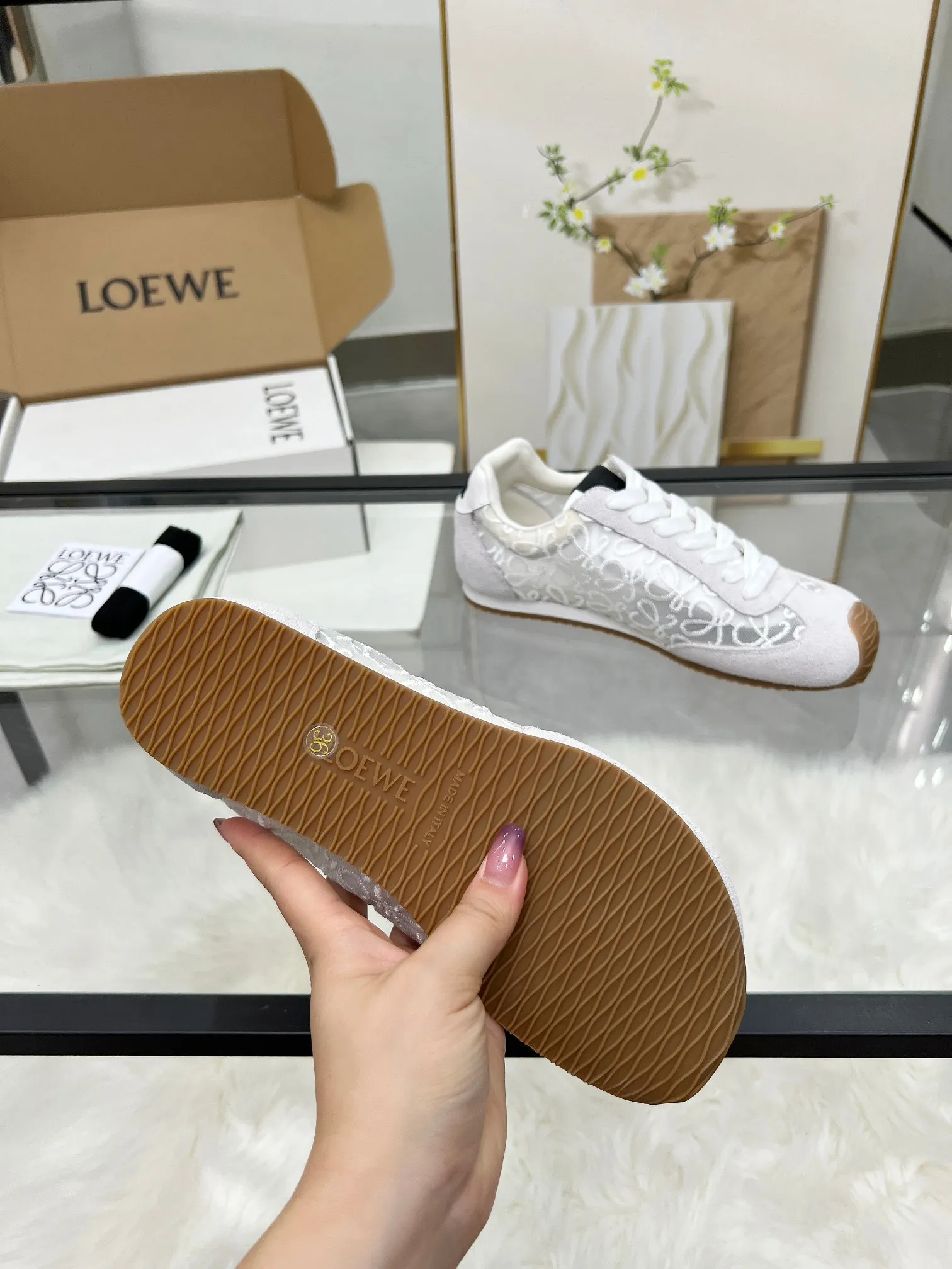 👟👟Ex-factory price 460👟👟 Men's size +10 2025 early spring new style, same style as Wang Yibo! Loewe Ballet Runner 2.0 sneakers for couples. New color matching retro series running shoes. Standard size: women's size 35-40, button +10. Men's size. 39-45, button ➕10.